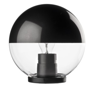 Moderna lampada da esterno t.b.t. con paralume nero e corpo in vetro trasparente.