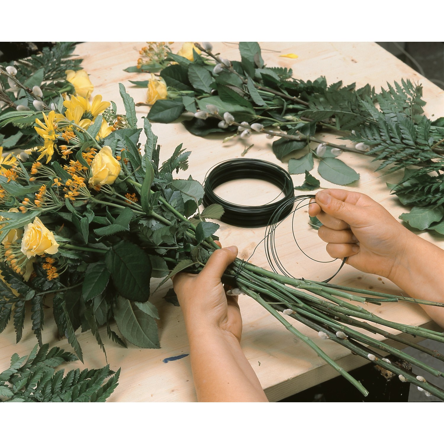 Filo di legatura verde (1,4 mm, 20 m) per legare un bouquet di fiori. Filo metallico e recinzioni.