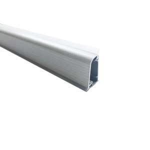 Listello profilato t.b.t. per cucine Top cucina, color argento.