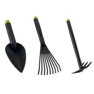 Set di paletta, rastrello e zappetta per la lavorazione del terreno.