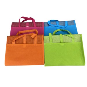 Tappetini da campeggio t.b.t. multicolore con manici.