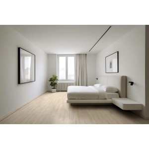 Stanza luminosa con piastrelle per pavimenti. Camera da letto con pavimento in legno chiaro.