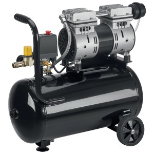 Compressore nero t.b.t. con ruote per uso mobile.