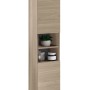 Mobile bagno alto effetto legno con vano a giorno per decorazioni e accessori bagno.