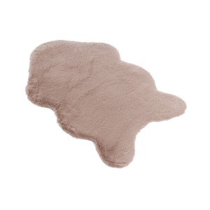 Tappeto beige a pelo lungo, ideale per gli spazi abitativi.