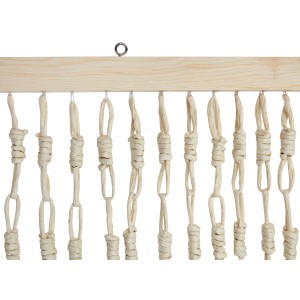 Tenda per porta t.b.t. con listello in legno e cordoncini decorativi.