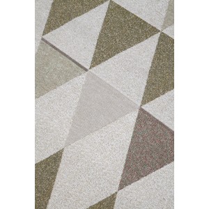 Tappeto moderno con motivo geometrico a triangoli nei toni del beige, marrone e verde.