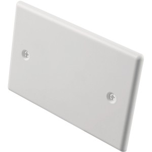 Placca cieca bianca t.b.t. con due viti per installazione elettrica.