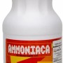 Flacone di ammoniaca per la pulizia di superfici e pavimenti.