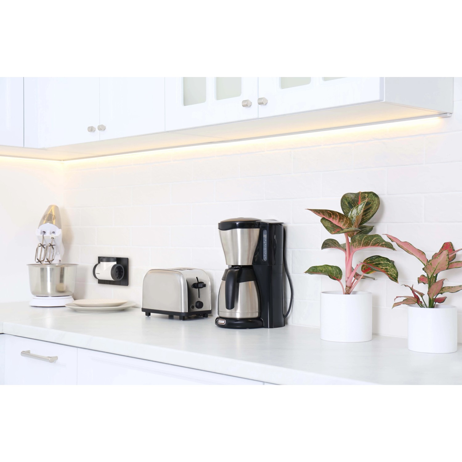 Bticino Adattatore Rotante S3626DRAC – 2 Prese Schuko + 2 USB (A+C, 15W), Spina 180°, Carichi Fino A 3500W