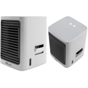 Ventilatore t.b.t. bianco portatile con lamelle e serbatoio d'acqua.