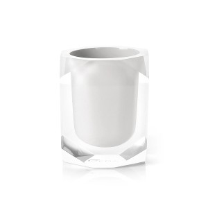 Portaspazzolino bianco t.b.t. in plastica per il bagno.