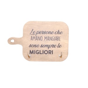 t.b.t. Porta chiavi in legno con ganci e scritta in italiano.