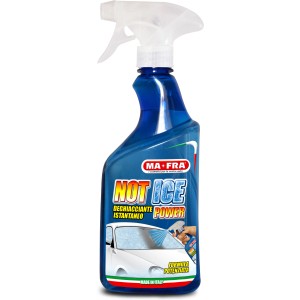 Flacone spray con antigelo per parabrezza auto, flacone blu con spruzzatore bianco.