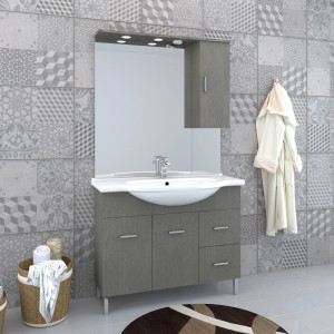 Mobile bagno grigio con specchio e illuminazione, categoria arredamento bagno.