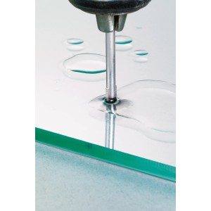 Punta per vetro LUX 4 mm che fora una lastra di vetro, raffreddata con acqua.