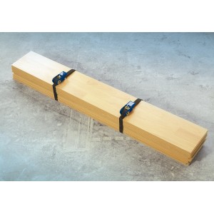 Set per posa parquet LUX Comfort con cinghie di tensione attorno a listoni di parquet o laminato.