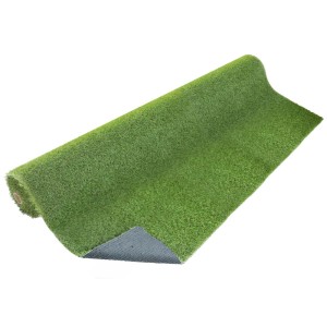 Rotolo di erba sintetica verde. Ideale per giardino, balcone e terrazza.