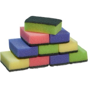 Spugne multicolore (t.b.t.) impilate.