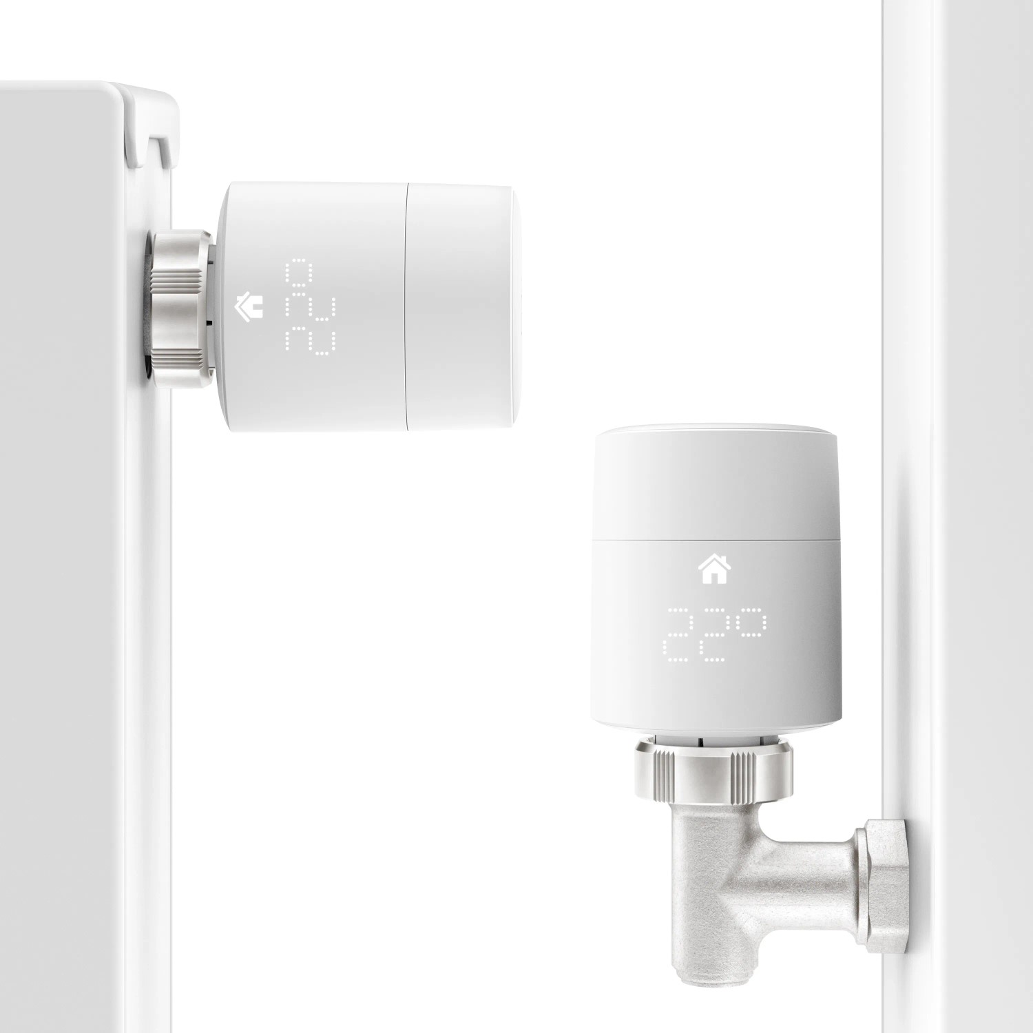 Due termostati per radiatori smart tado° per il controllo individuale della stanza montati sul radiatore.