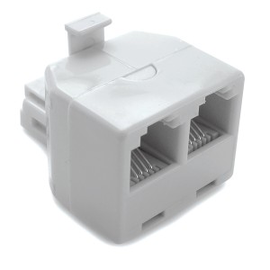 Adattatore telefonico bianco t.b.t. per due connessioni, accessorio per telefoni.