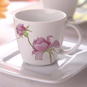 Tazza con motivo a rosa, un adesivo da parete decorativo per cucina e sala da pranzo.