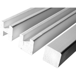 Pali per recinzioni bianchi t.b.t. in varie forme.