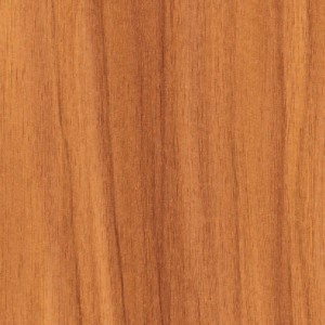 Primo piano di una pellicola adesiva effetto legno. Vista dettagliata della grana.