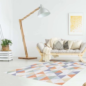 Tappeto moderno con motivo geometrico in colori pastello.