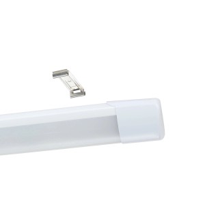 Lampada sottopensile LED bianca Eglo Expert Sicciarotta, 60 cm, con clip di montaggio.