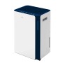 Deumidificatore t.b.t. bianco e blu per un clima interno confortevole.