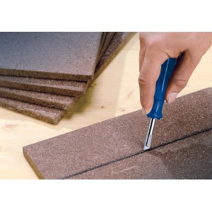 LUX tagliapiastrelle Classic 125 mm in uso: incisione di una piastrella.