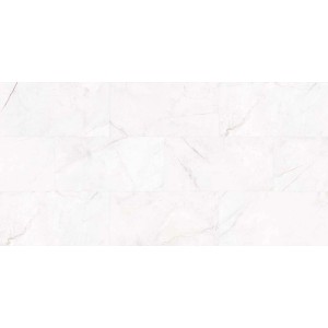 Piastrelle da parete chiare effetto marmo per interni.