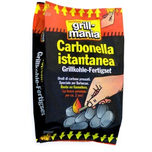 Set di carbonella istantanea in sacco con fiammiferi per barbecue.
