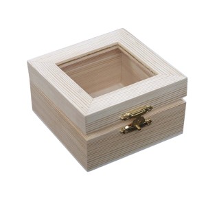 Scatola di legno con finestra e chiusura dorata per accessori artistici.