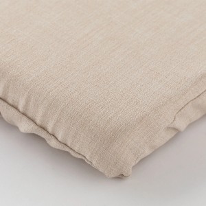 Dettaglio di un cuscino t.b.t. beige della categoria Cuscini e copricuscini.