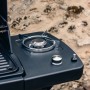 Dettaglio barbecue a gas: Bruciatore, griglia e comandi del barbecue t.b.t.