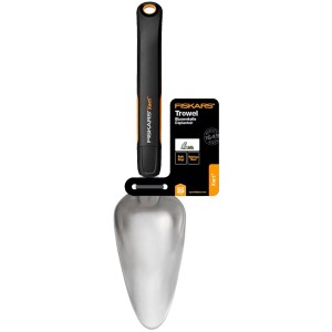 Cazzuola da fiori Fiskars Xact con testa in acciaio inox e impugnatura soft grip per giardinaggio.