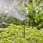 Tubo di prolunga Gardena 20 cm con ugello a spruzzo in uso per l'irrigazione nel sistema Micro-Drip.