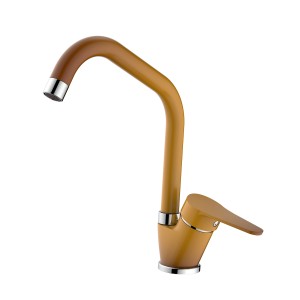 Miscelatore monocomando t.b.t. marrone e cromo per cucina o bagno.