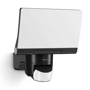 Faretto da esterno a LED Steinel XLED Home 2 S nero con rilevatore di movimento orientabile.