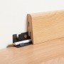 Battiscopa OBI in faggio, 60x20 mm, con fissaggio a clip e passacavi.