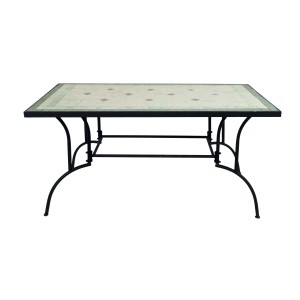 Tavolo da giardino rettangolare con piano a mosaico e struttura in metallo nero.