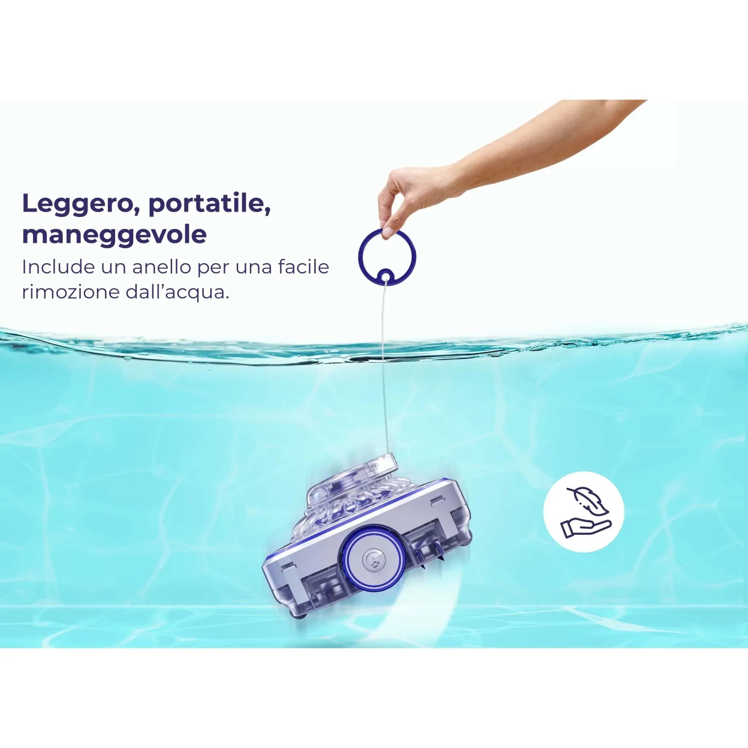 Robot per piscina Gre grigio da 4.000 mAh tenuto con un filo in piscina.