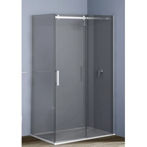 Box doccia t.b.t. con porta scorrevole, vetro grigio e telaio argentato.