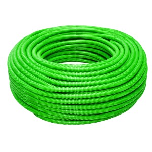 Tubo corrugato t.b.t. verde arrotolato.