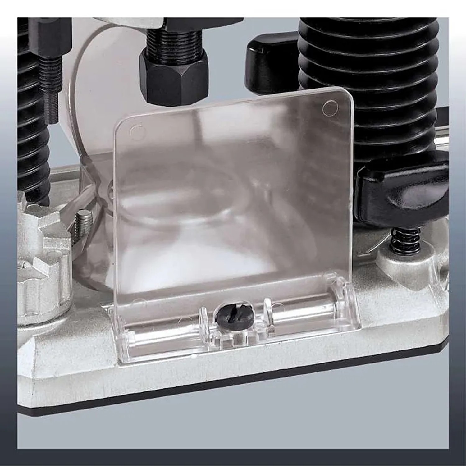 Dettaglio della fresatrice verticale Einhell TC-RO 1155 E con protezione trucioli.