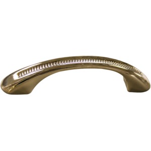 Dettaglio di una maniglia per mobili color oro, adatta per armadi e cassetti.