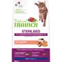 Natural Trainer Sterilised cibo secco per gatti con salmone, sacco da 10kg.