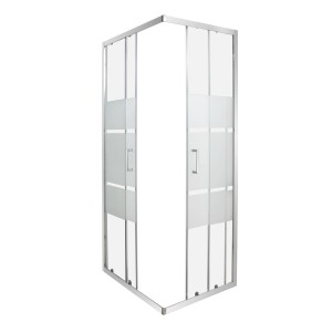 Box doccia angolare t.b.t. con telaio argento e vetro parzialmente satinato.